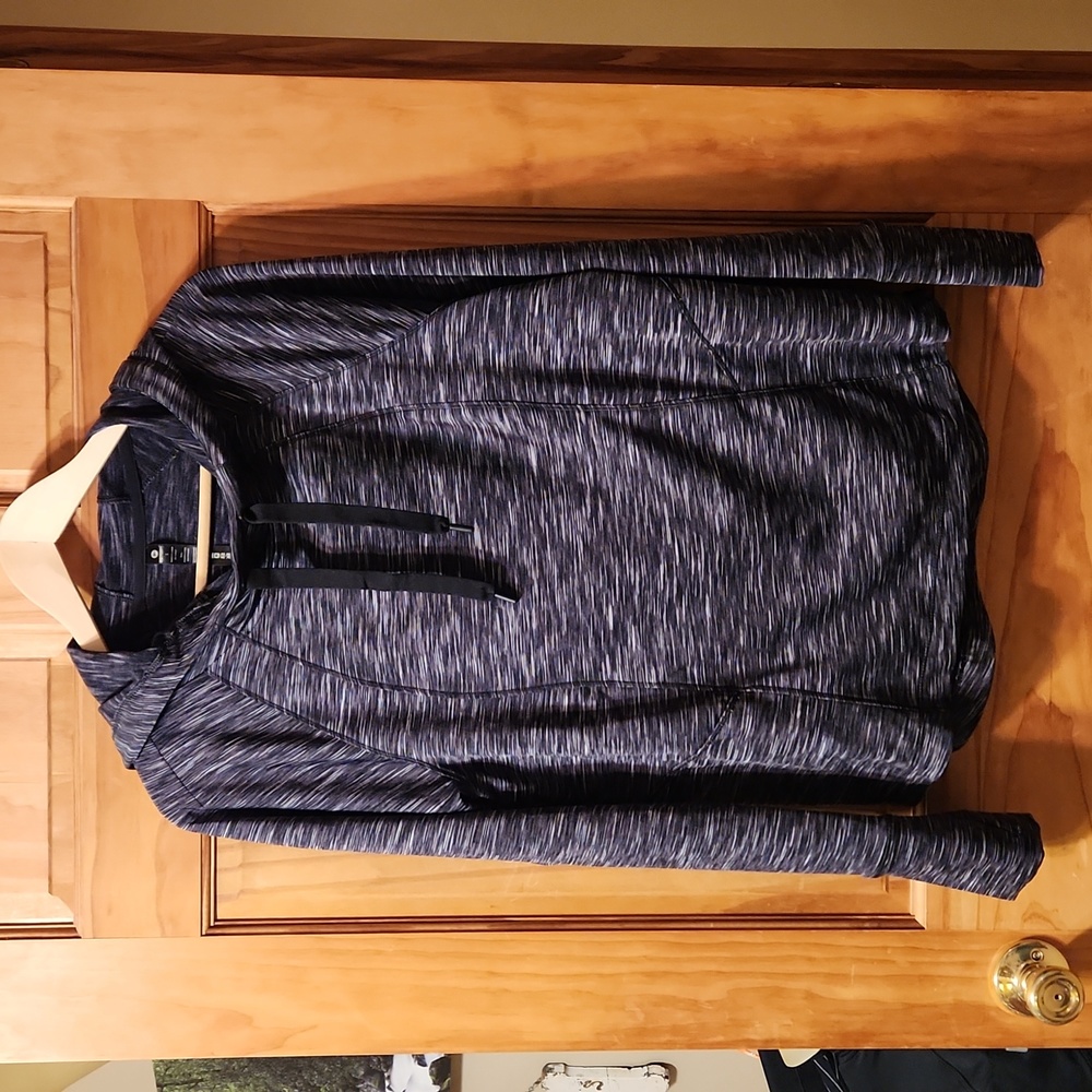 Ladies long sleeve sport top